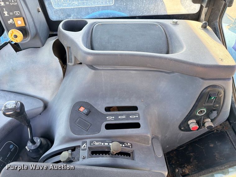 image for item ED5475 2001 New Holland TS110 tractor