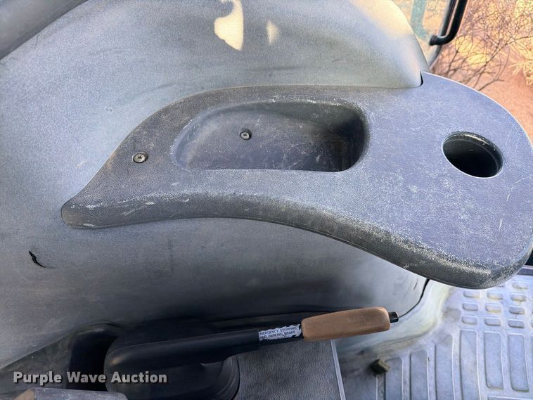 image for item ED5475 2001 New Holland TS110 tractor