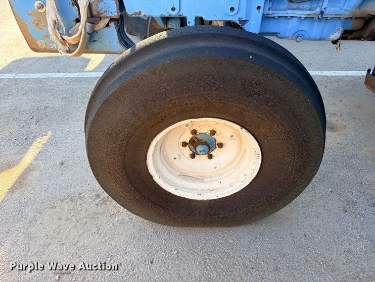 image for item ED5475 2001 New Holland TS110 tractor