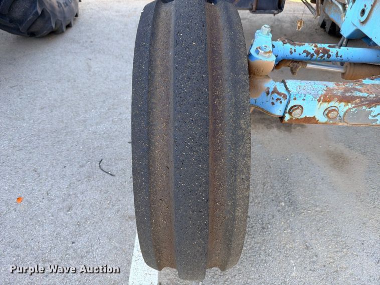 image for item ED5475 2001 New Holland TS110 tractor