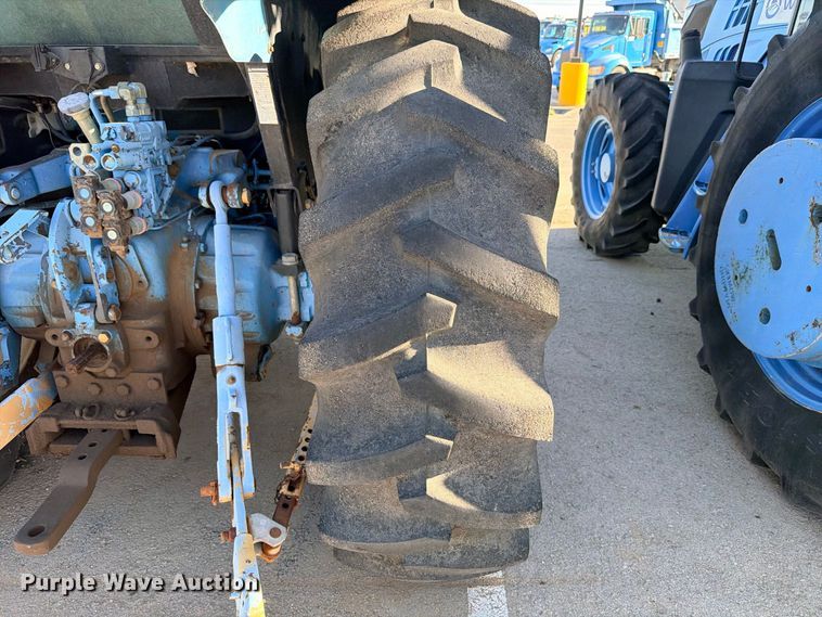 image for item ED5475 2001 New Holland TS110 tractor