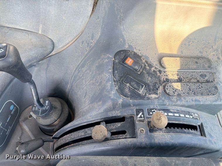 image for item ED5477 New Holland T5100 tractor