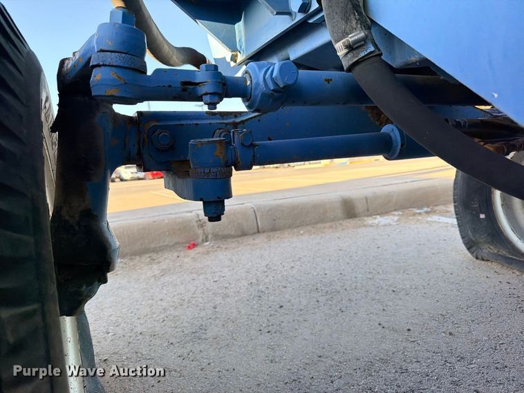 image for item ED5477 New Holland T5100 tractor