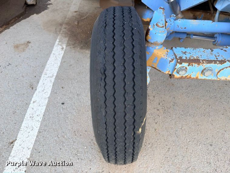 image for item ED5477 New Holland T5100 tractor