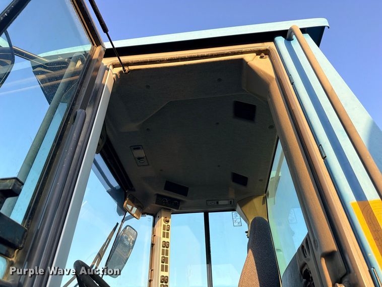 image for item ED5478 2008 Volvo L70F wheel loader