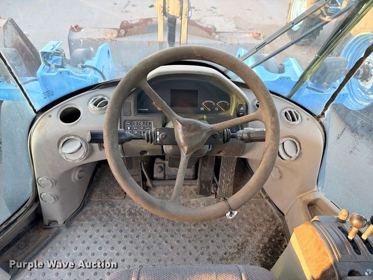 image for item ED5478 2008 Volvo L70F wheel loader
