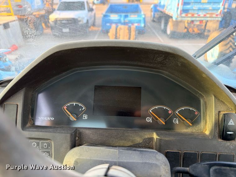 image for item ED5478 2008 Volvo L70F wheel loader