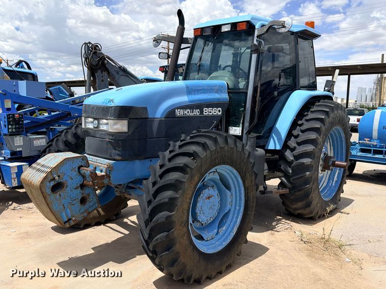 New Holland 8560 MFWD tractor
