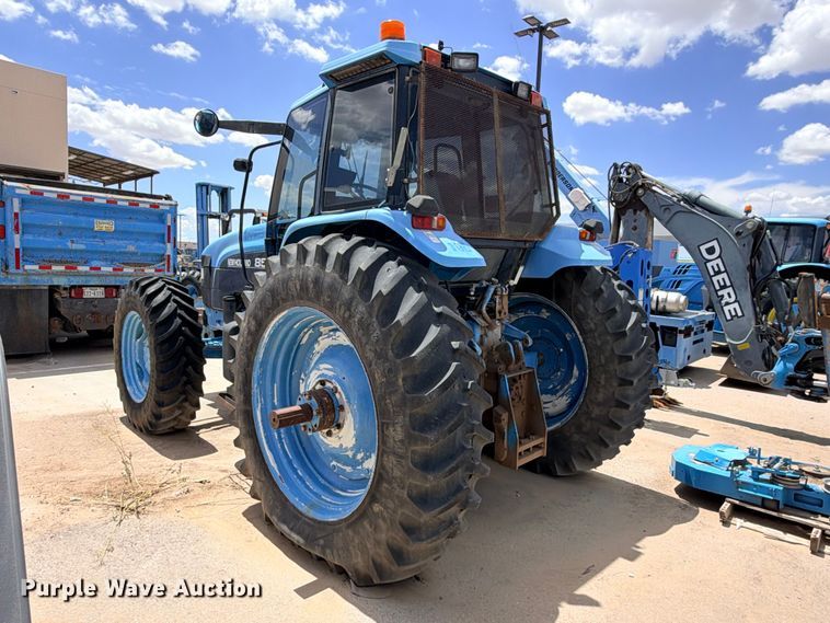 image for item ED5479 New Holland 8560 MFWD tractor