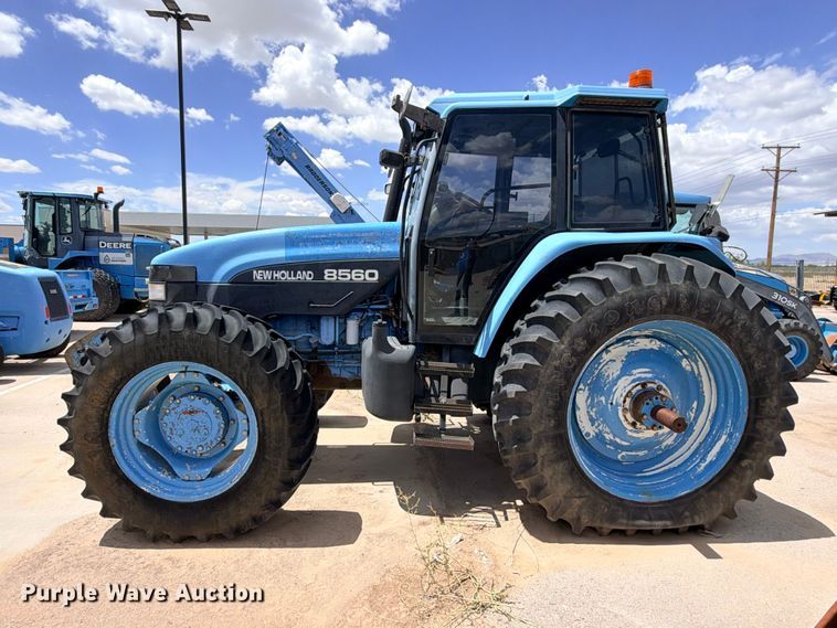 image for item ED5479 New Holland 8560 MFWD tractor