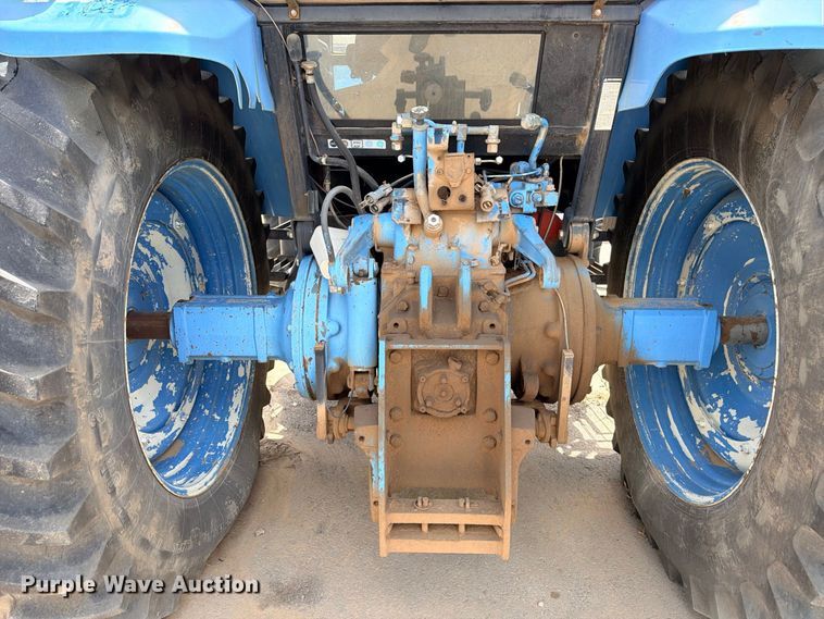 image for item ED5479 New Holland 8560 MFWD tractor