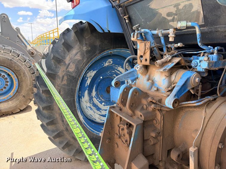 image for item ED5479 New Holland 8560 MFWD tractor