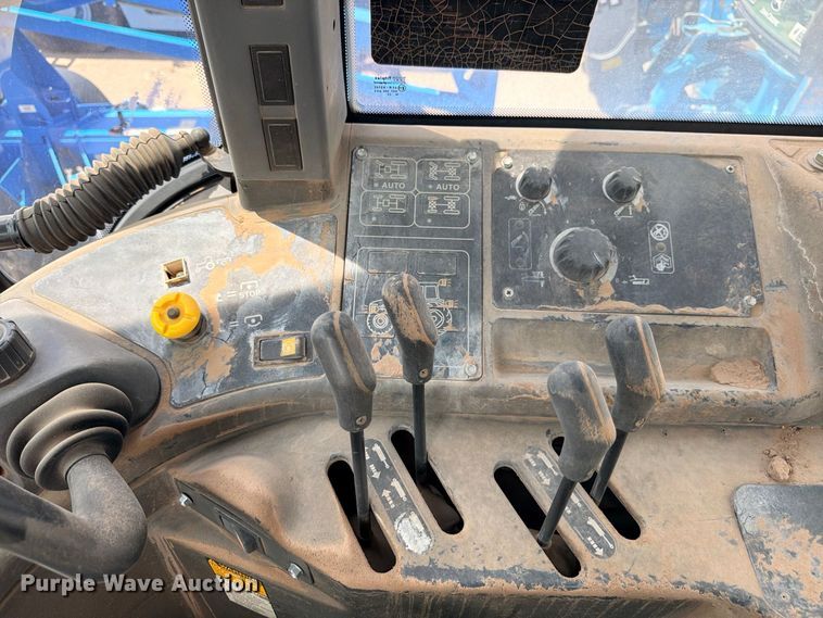 image for item ED5479 New Holland 8560 MFWD tractor