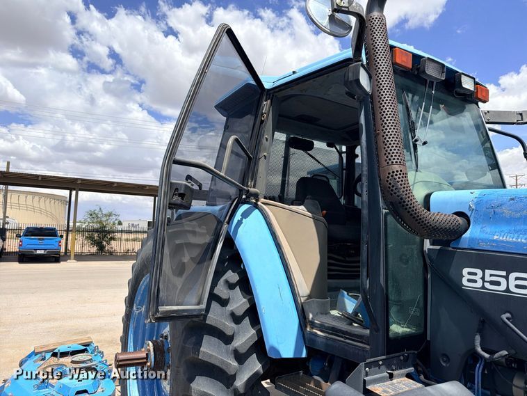 image for item ED5479 New Holland 8560 MFWD tractor