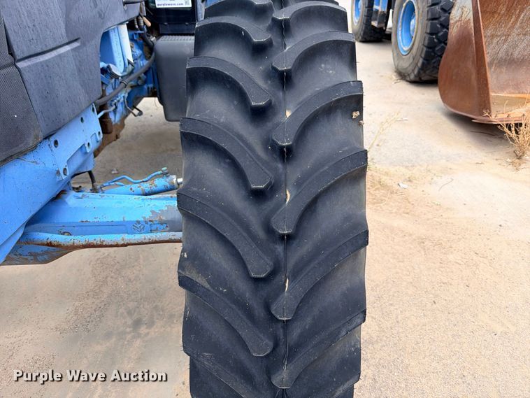 image for item ED5479 New Holland 8560 MFWD tractor
