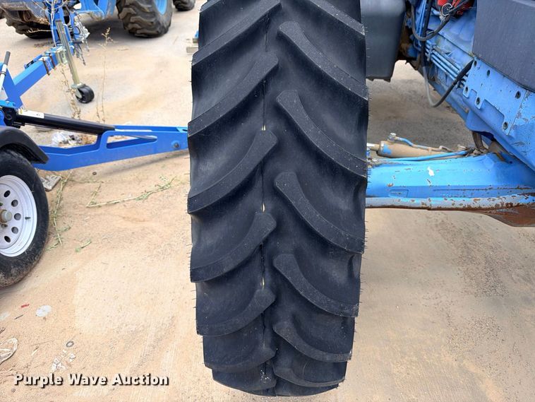 image for item ED5479 New Holland 8560 MFWD tractor