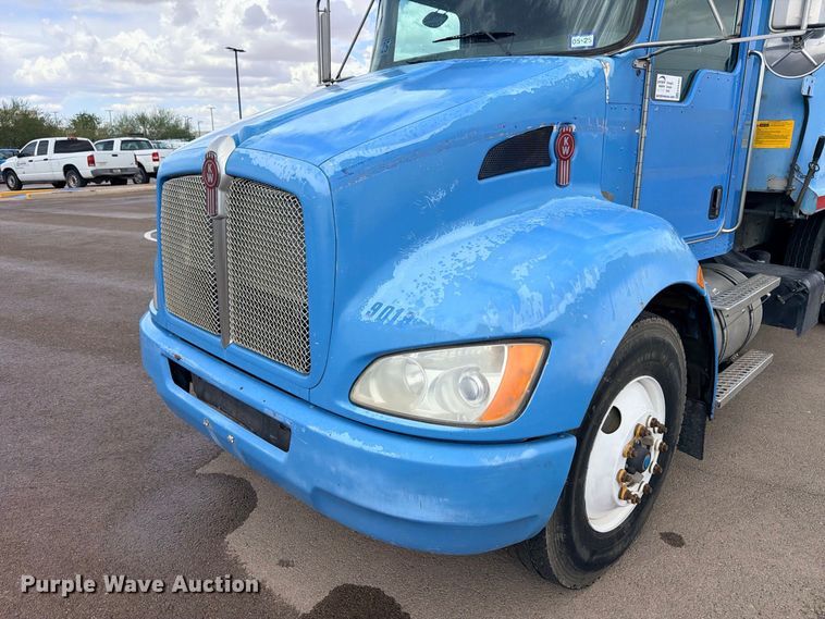 image for item ED5481 2008 Kenworth T300 dump truck