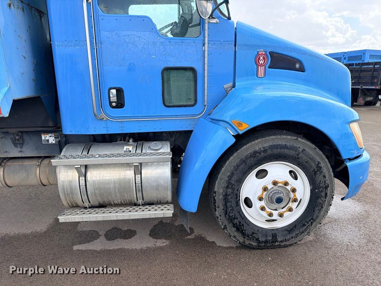 image for item ED5481 2008 Kenworth T300 dump truck