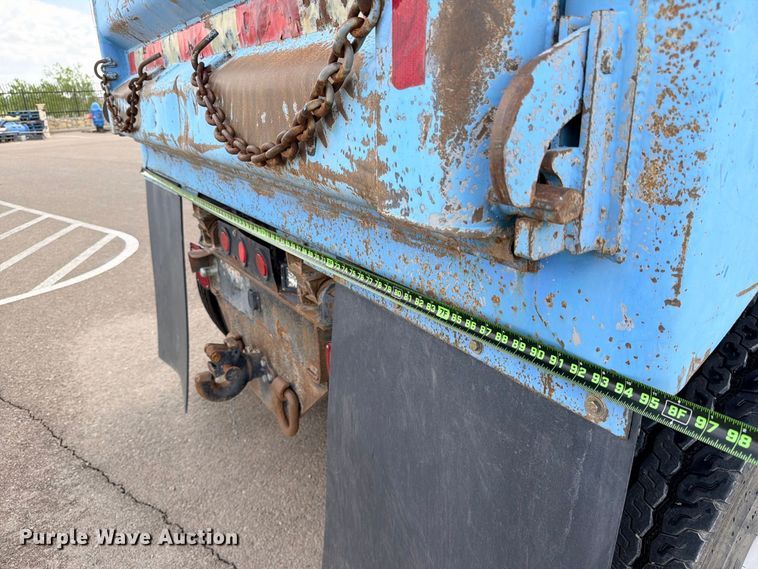 image for item ED5481 2008 Kenworth T300 dump truck