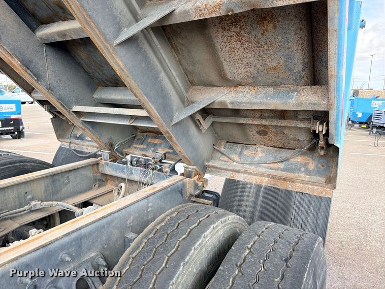 image for item ED5481 2008 Kenworth T300 dump truck