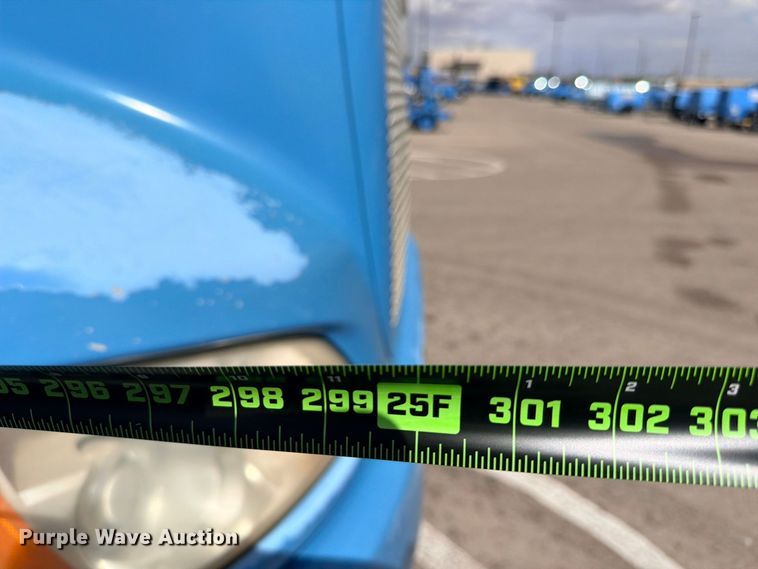 image for item ED5481 2008 Kenworth T300 dump truck