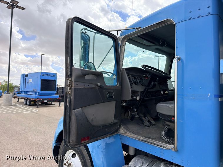 image for item ED5481 2008 Kenworth T300 dump truck