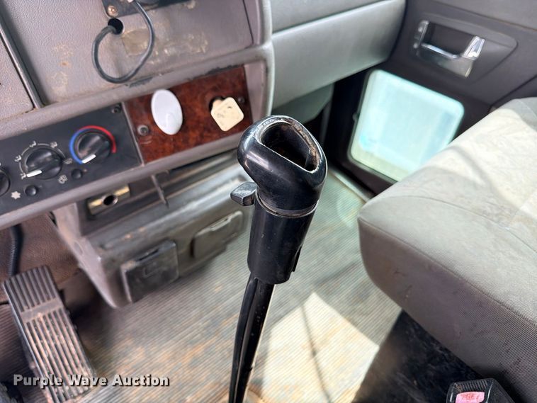 image for item ED5481 2008 Kenworth T300 dump truck