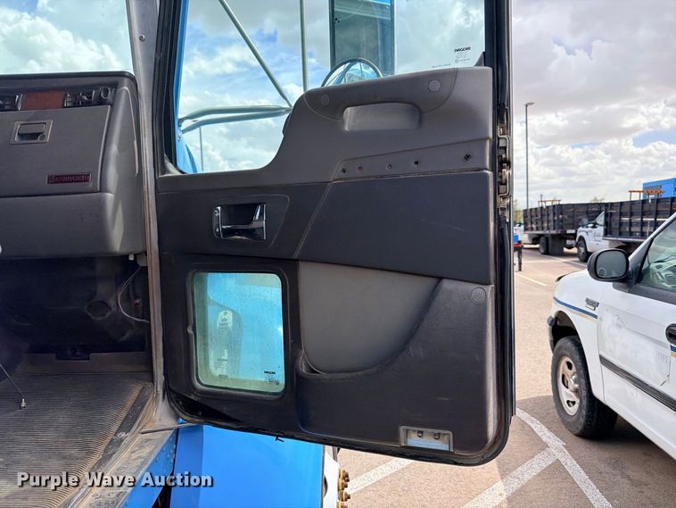 image for item ED5481 2008 Kenworth T300 dump truck