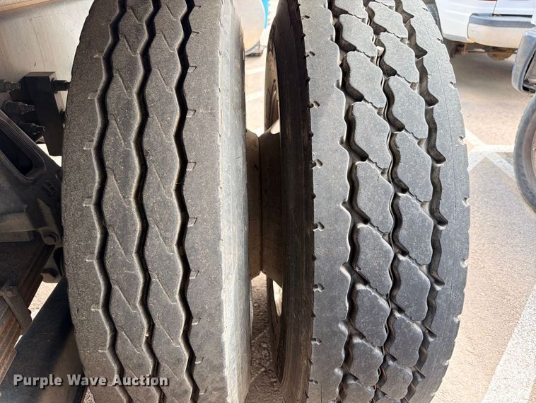 image for item ED5481 2008 Kenworth T300 dump truck