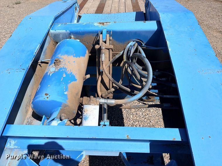 image for item ED5482 1994 Eager Beaver 50GSL/BR3 lowboy equipment trailer