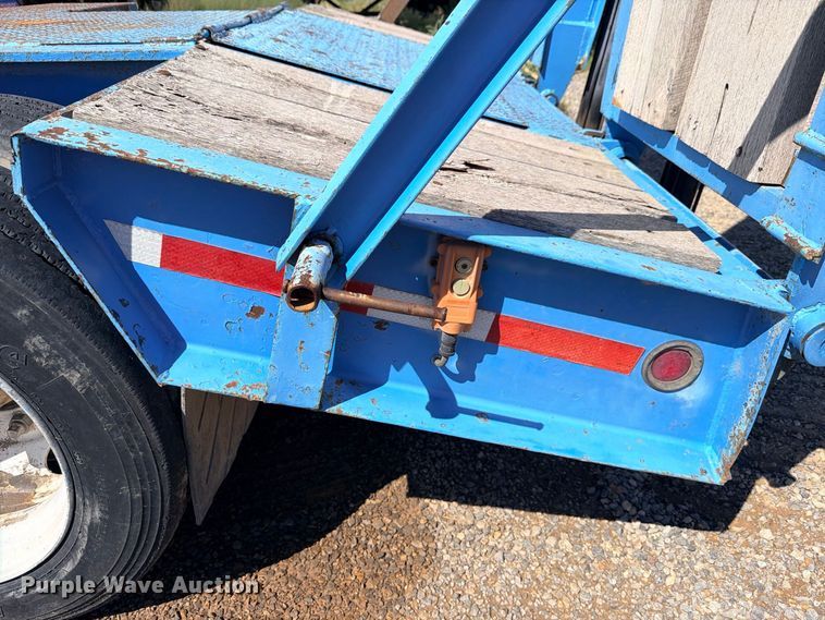 image for item ED5482 1994 Eager Beaver 50GSL/BR3 lowboy equipment trailer
