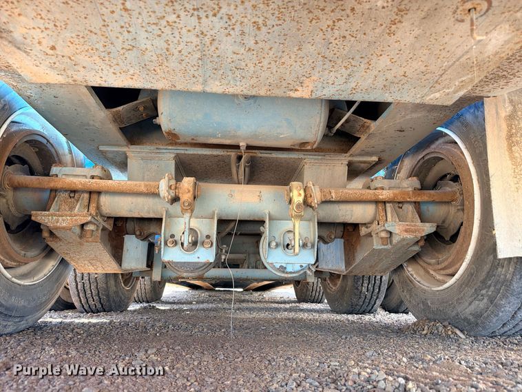 image for item ED5482 1994 Eager Beaver 50GSL/BR3 lowboy equipment trailer