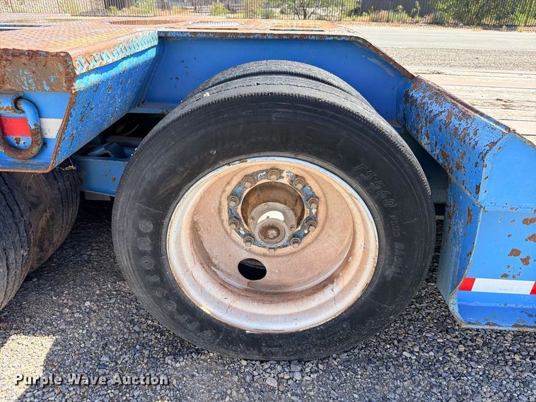 image for item ED5482 1994 Eager Beaver 50GSL/BR3 lowboy equipment trailer