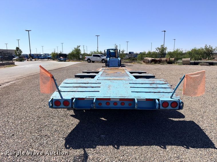 image for item ED5483 2000 Dynaweld lowboy equipment trailer