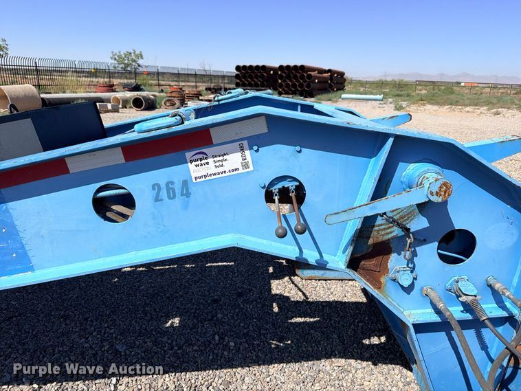 image for item ED5483 2000 Dynaweld lowboy equipment trailer