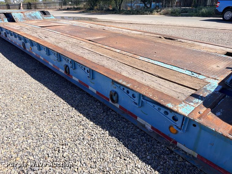 image for item ED5483 2000 Dynaweld lowboy equipment trailer