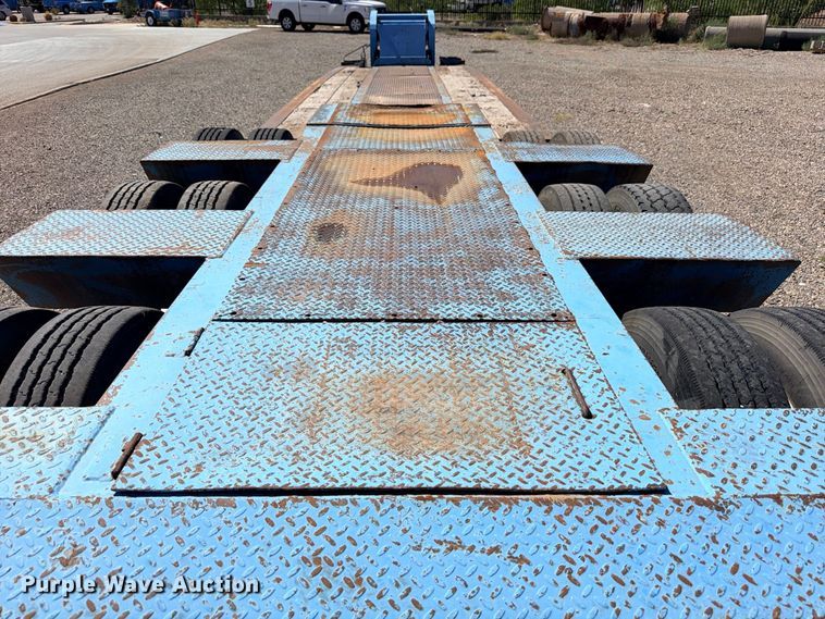 image for item ED5483 2000 Dynaweld lowboy equipment trailer
