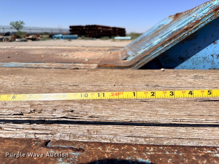 image for item ED5483 2000 Dynaweld lowboy equipment trailer