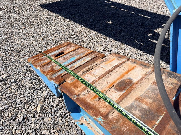 image for item ED5483 2000 Dynaweld lowboy equipment trailer