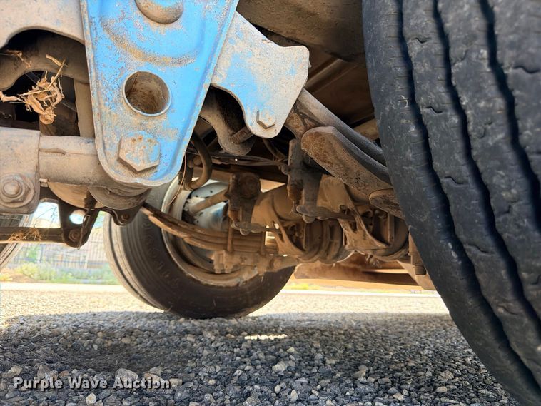 image for item ED5483 2000 Dynaweld lowboy equipment trailer