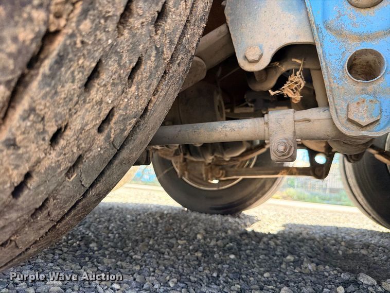 image for item ED5483 2000 Dynaweld lowboy equipment trailer