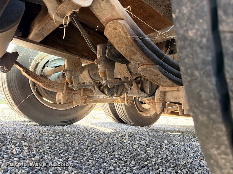 image for item ED5483 2000 Dynaweld lowboy equipment trailer