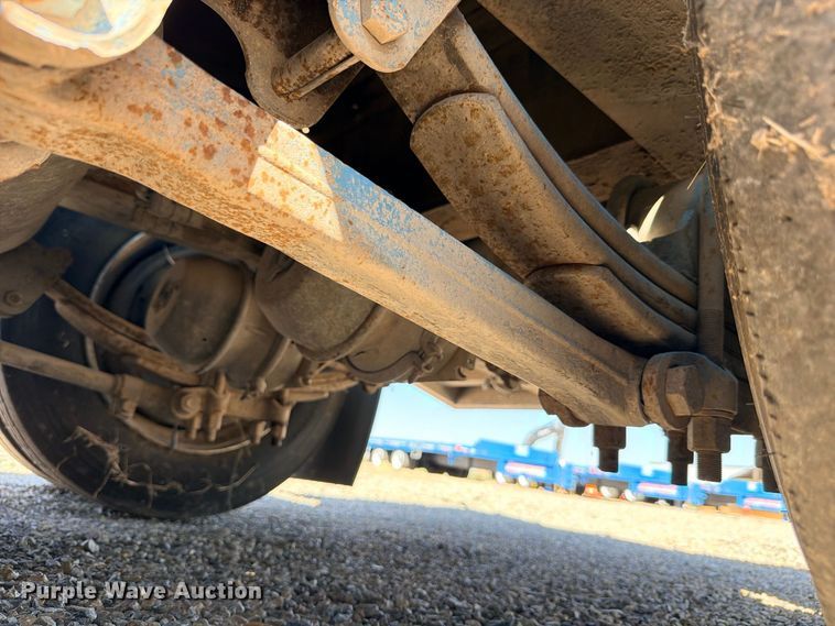 image for item ED5483 2000 Dynaweld lowboy equipment trailer