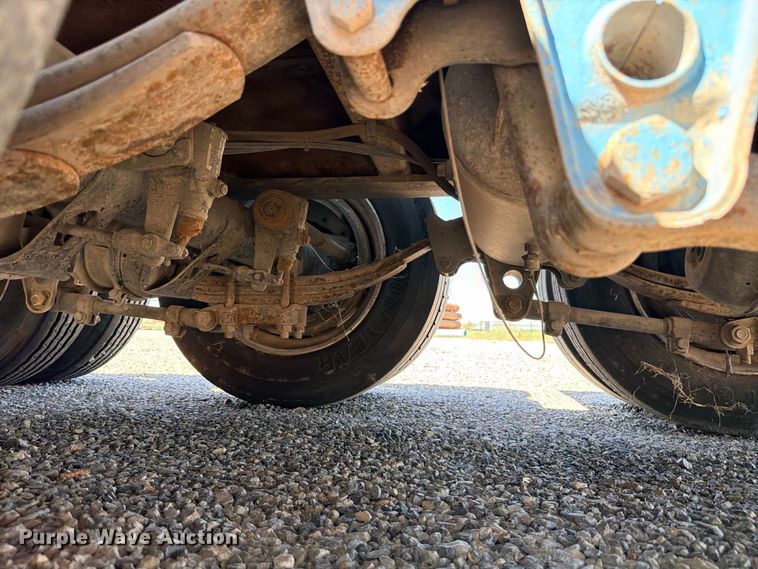 image for item ED5483 2000 Dynaweld lowboy equipment trailer