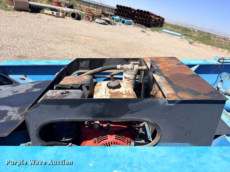 image for item ED5483 2000 Dynaweld lowboy equipment trailer