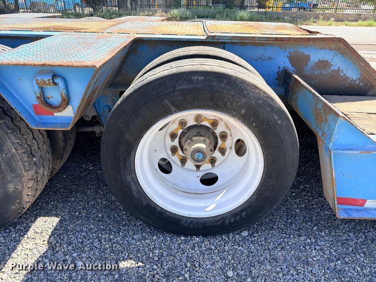 image for item ED5483 2000 Dynaweld lowboy equipment trailer