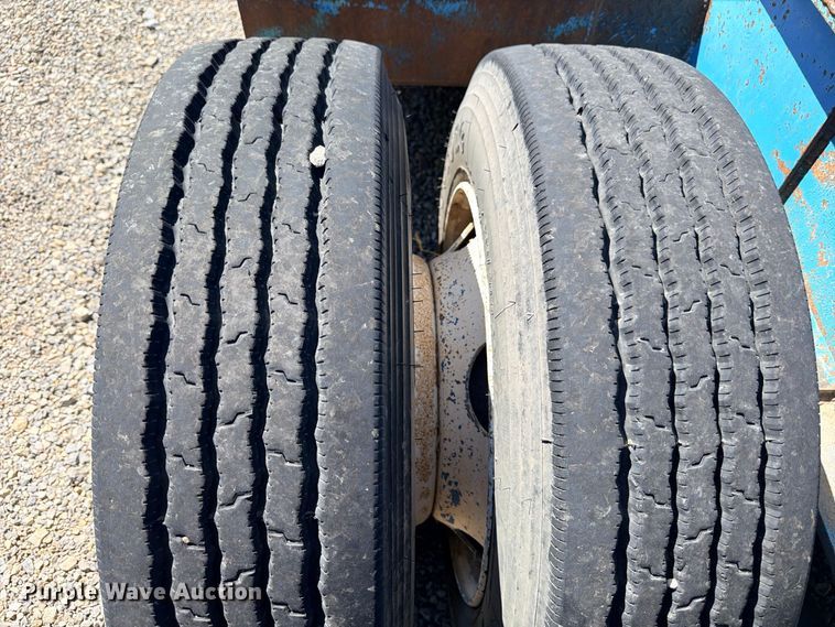 image for item ED5483 2000 Dynaweld lowboy equipment trailer