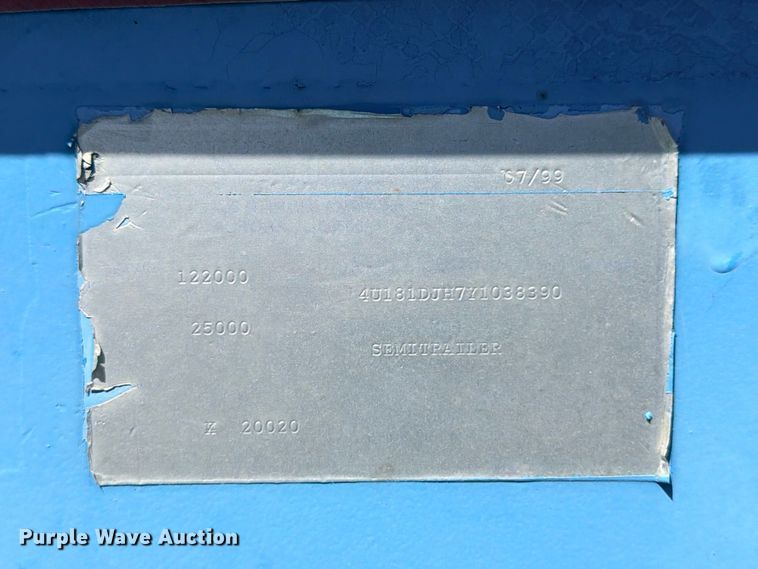image for item ED5483 2000 Dynaweld lowboy equipment trailer
