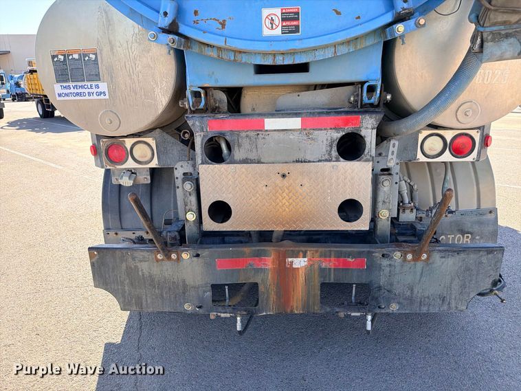 image for item ED5484 2013 International 7600 sewer jetter truck