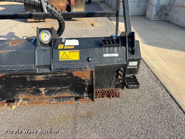 image for item EO4452 2022 Caterpillar HM418 skid steer mulcher